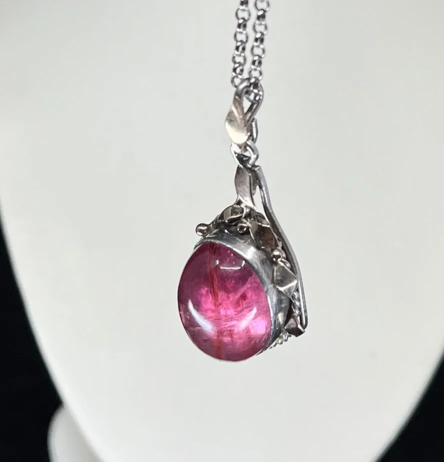 1920s Oval Cabochon Cut Pink Tourmaline Pendant