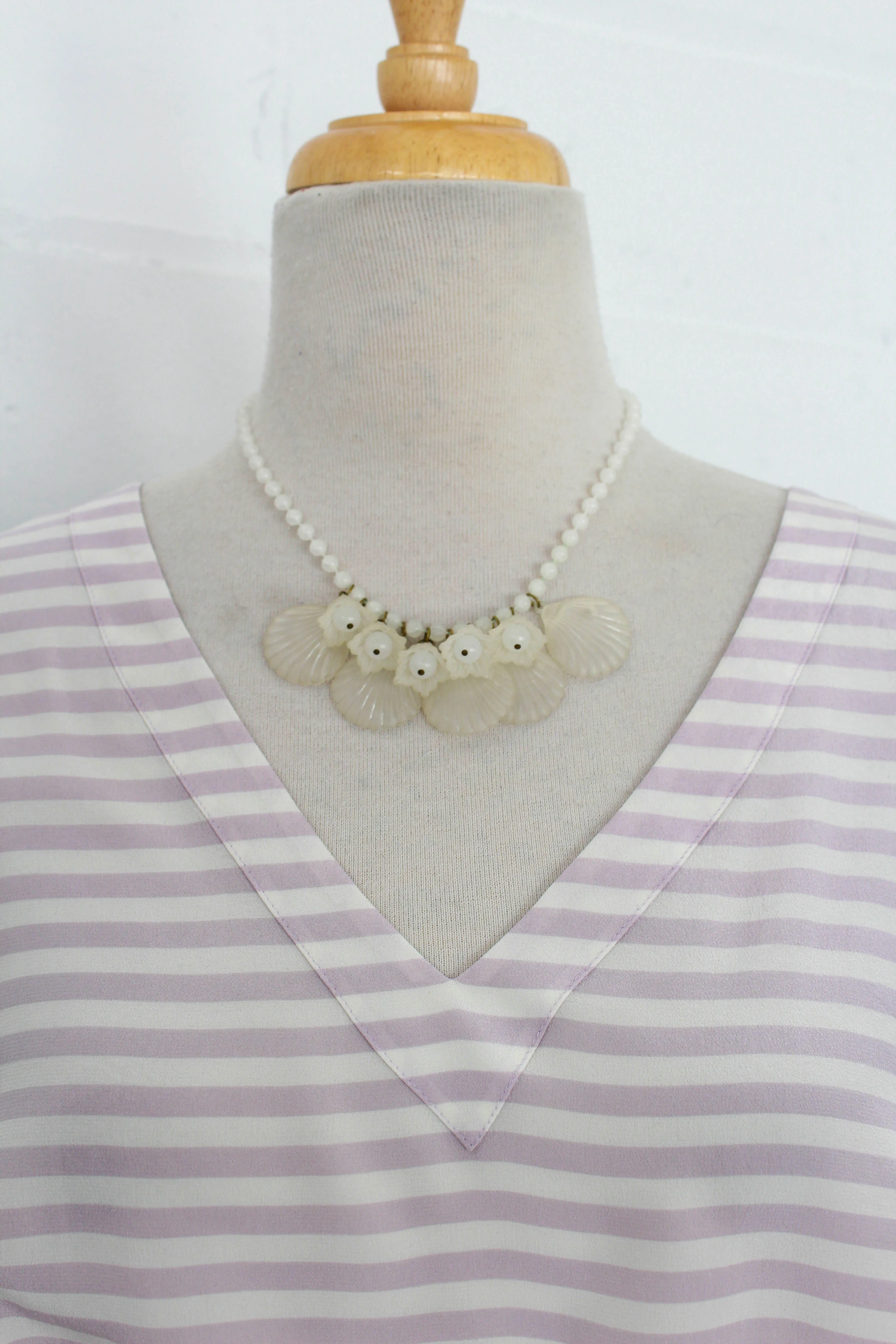 1940s Shell and Flower Necklace