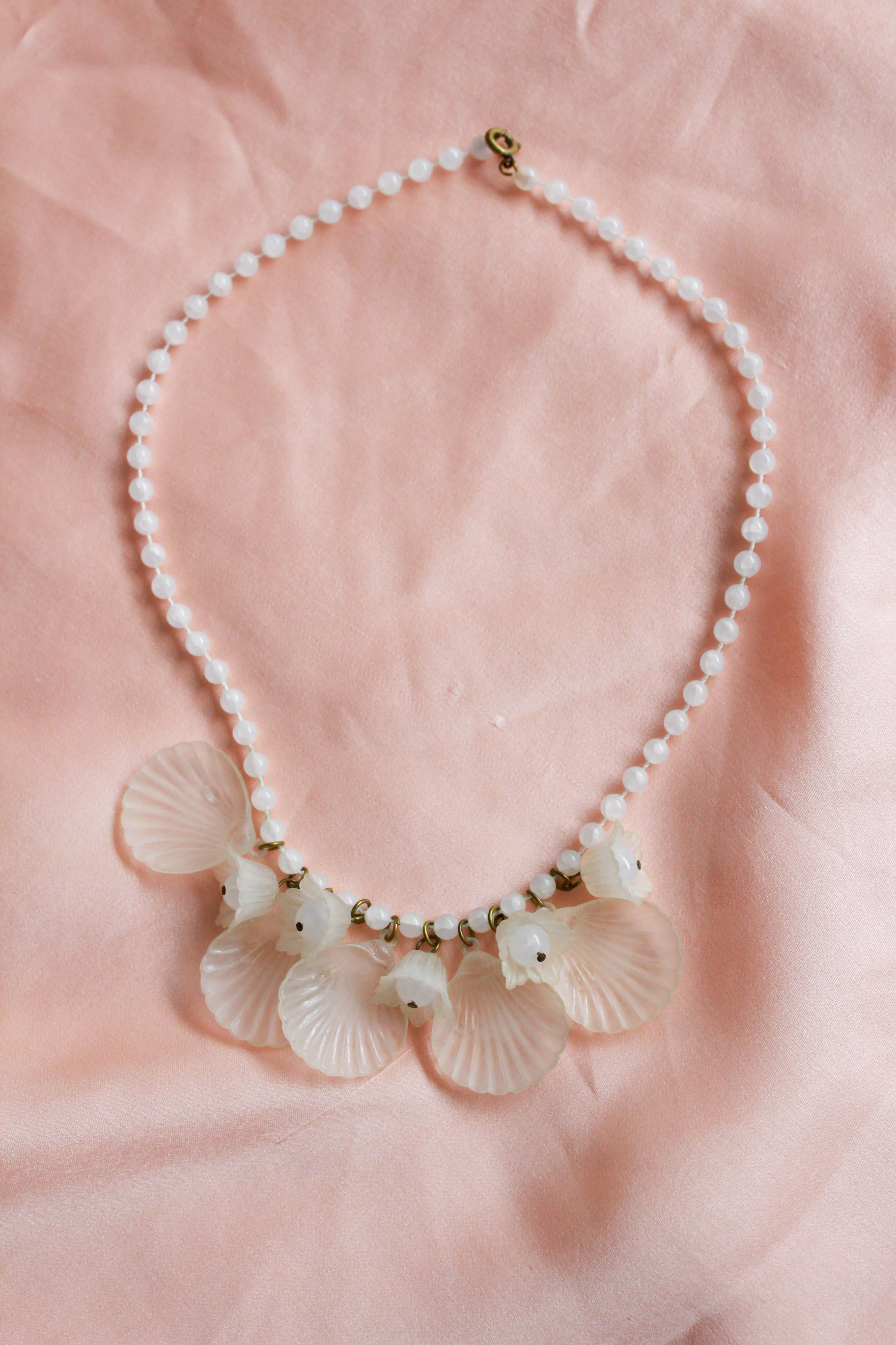 1940s Shell and Flower Necklace