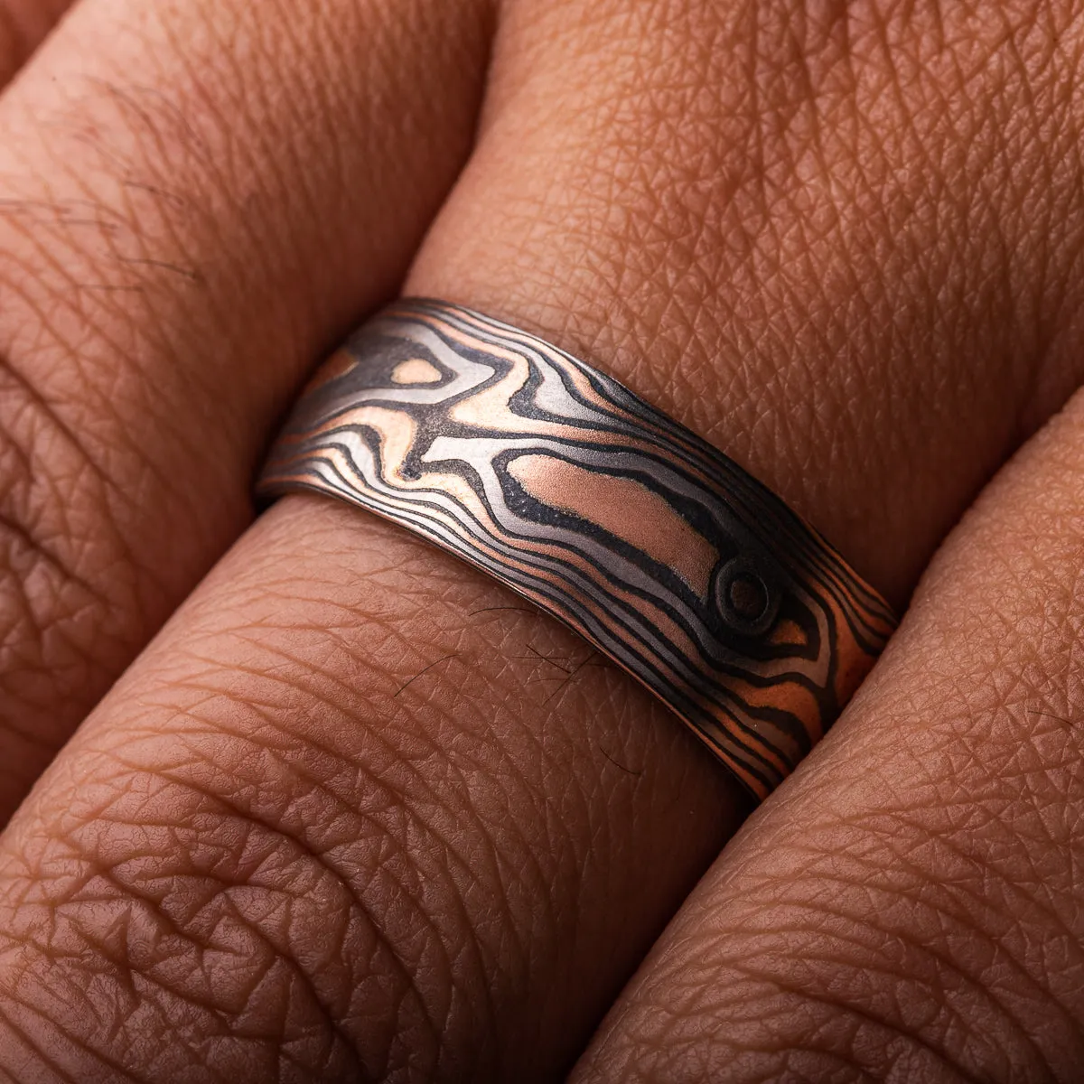 Bold Woodgrain Pattern and Embers Palette Ring