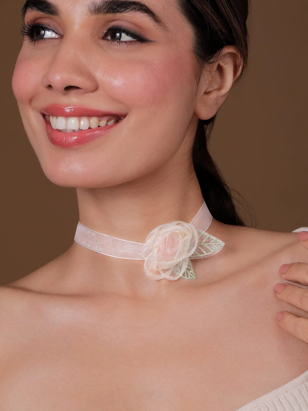 Rubans Cream Colored Floral Pendant Choker