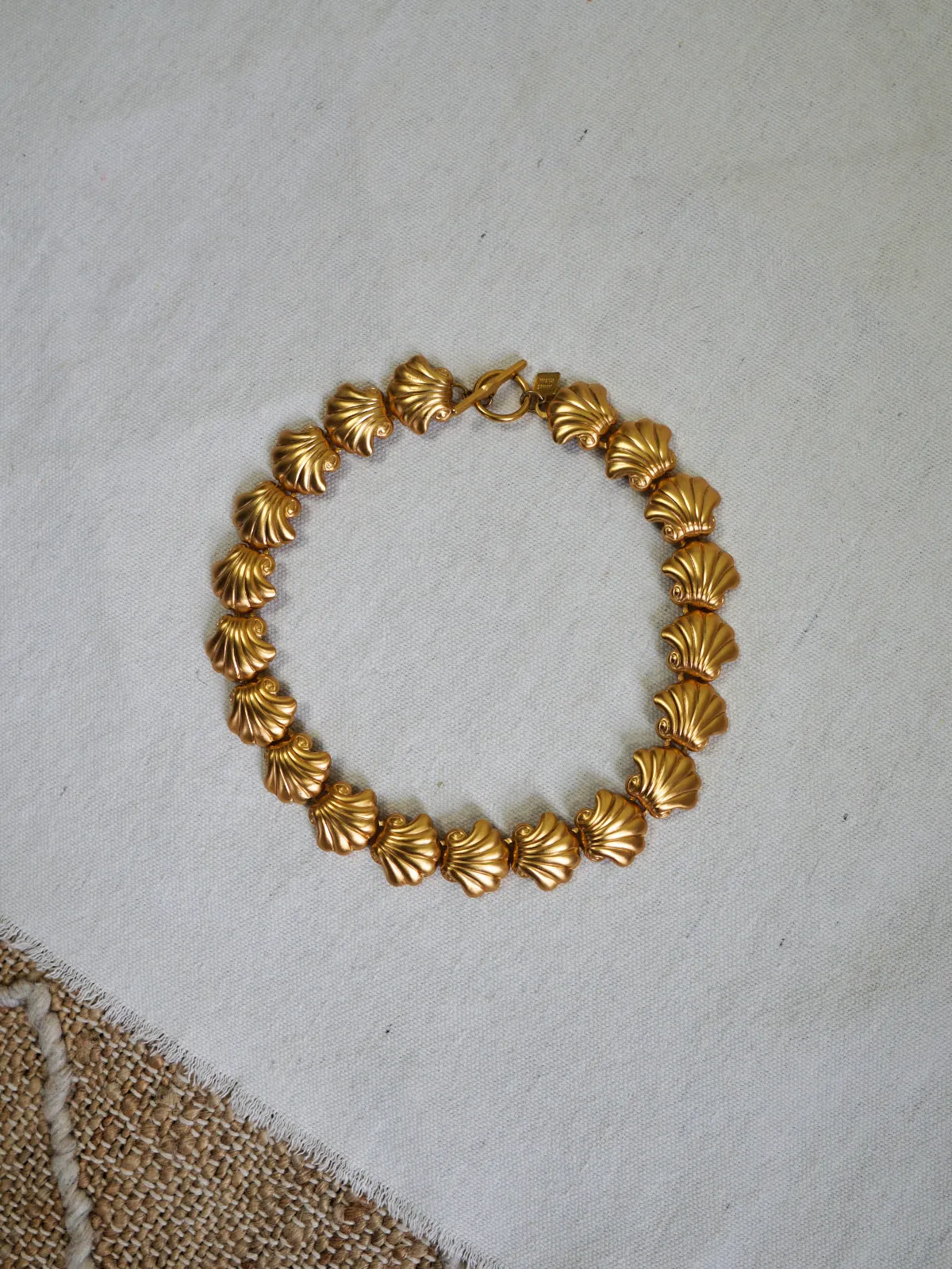 Vintage 80's Gold Seashell Necklace